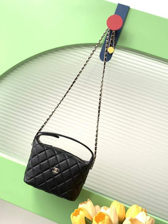Picture of Chanel Handbags _SKUfw239862368fw